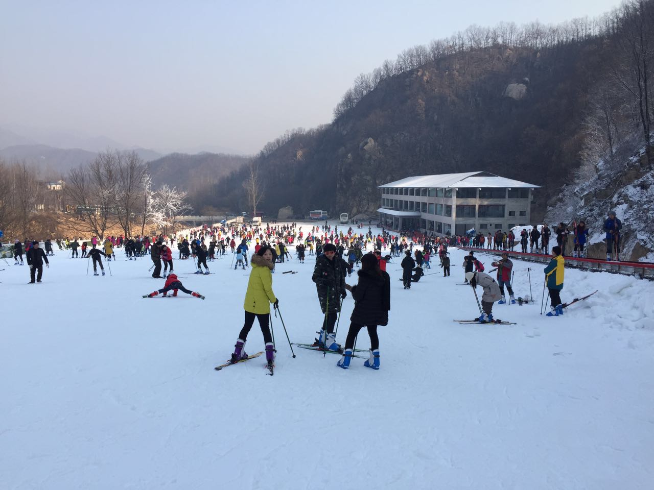 河南平頂山大峽谷滑雪場游樂場成功開幕，河北迪特加油助威
